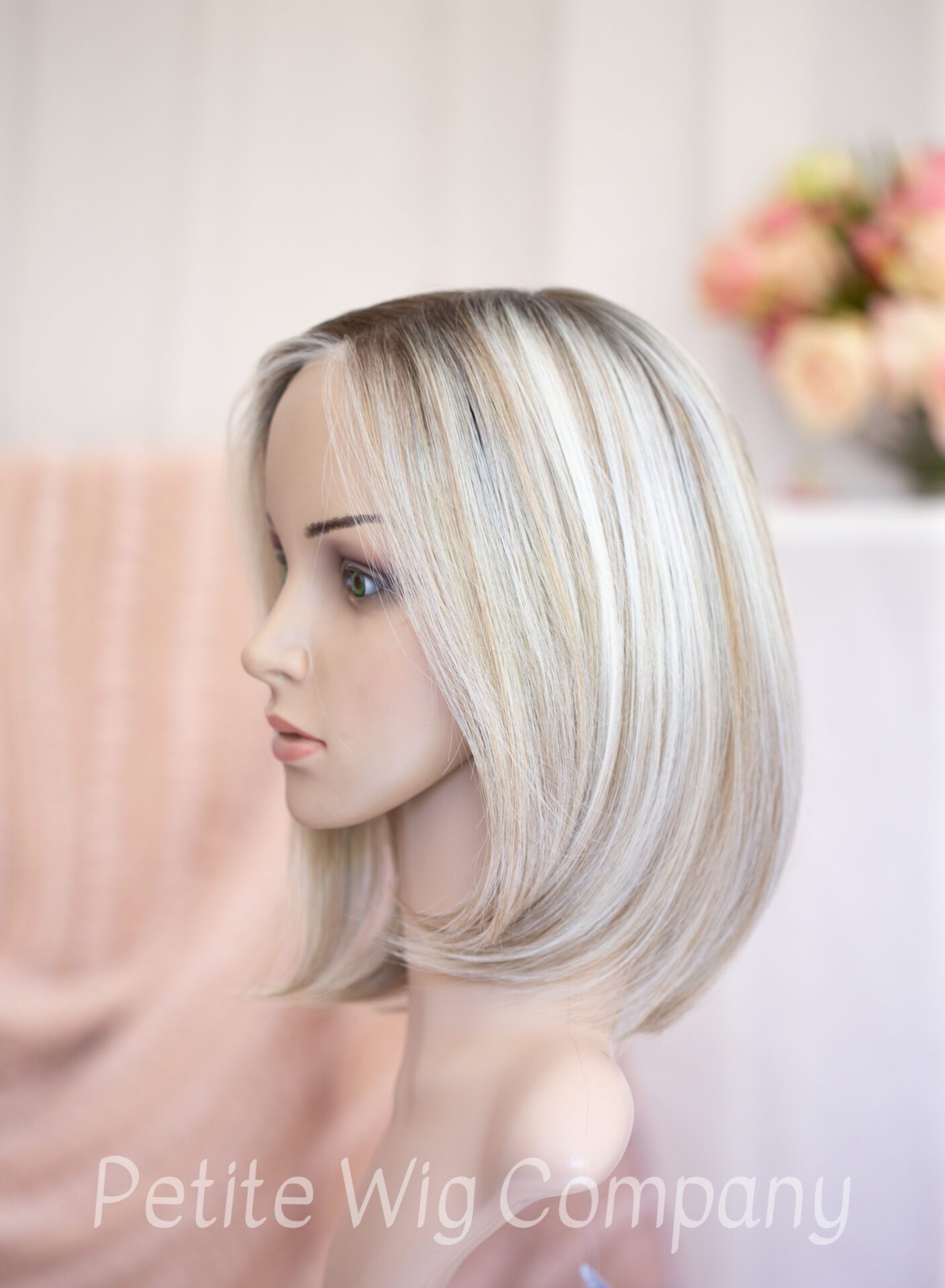 BONDI BEACH Light Mixture of Ashy Blondes With a Natural Shaded Root. Golden Hylights With Face Framing