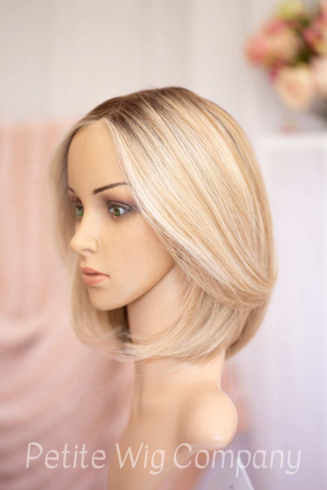 BYRON BAY Slightly Warm Pale Blondes and Golden Hylights with Natural Shaded Root and Face Framing